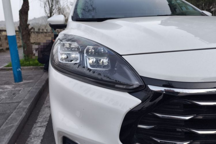Used Ford Escape 2020 EcoBoost 245 Two-Wheel Drive Smart & Enjoyment Model Right Front Headlight