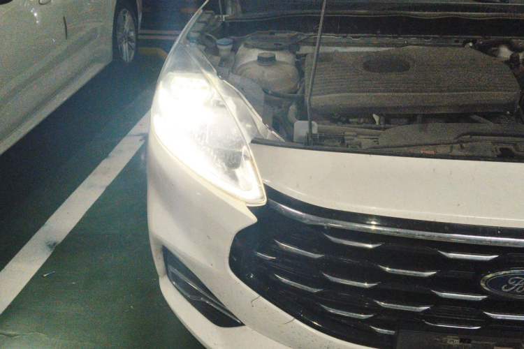 Used Ford Escape 2020 EcoBoost 245 Four-Wheel Drive Luxury Edition Right Front Headlight