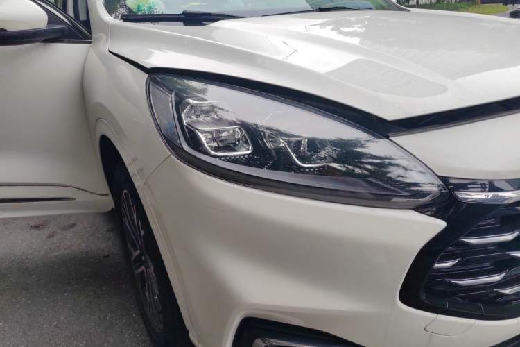 Used Ford Escape 2020 EcoBoost 245 Two-Wheel Drive Smart & Enjoyment Model Right Front Headlight
