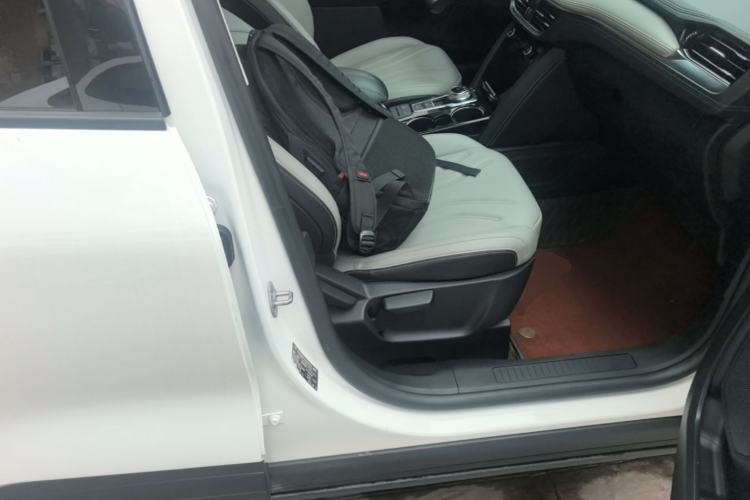 Used Ford Escape 2020 EcoBoost 245 Two-Wheel-Drive Comfort Edition Right Front Seat