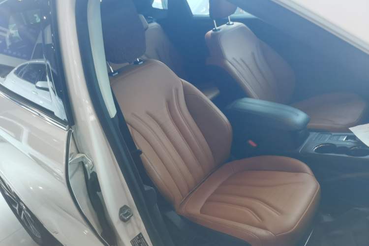 Used Ford Escape 2020 EcoBoost 245 4x4 Enjoyment Model Right Front Seat