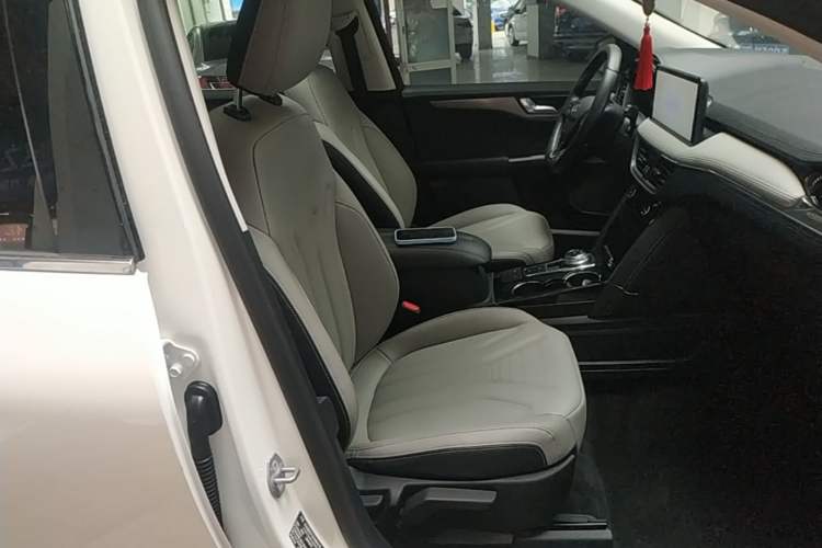 Used Ford Escape 2020 EcoBoost 245 4x4 Enjoyment Model Right Front Seat