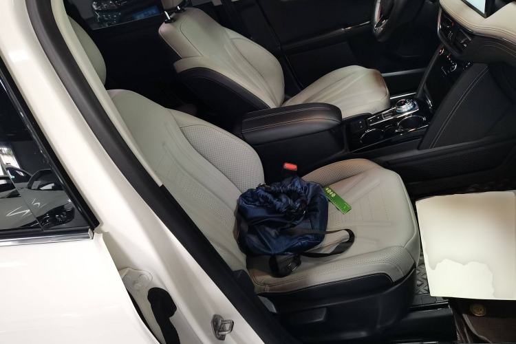 Used Ford Escape 2020 EcoBoost 245 Two-Wheel Drive Smart & Enjoyment Model Right Front Seat
