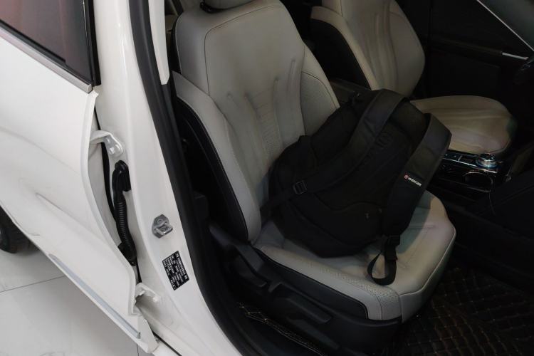 Used Ford Escape 2020 EcoBoost 245 Four-Wheel Drive Luxury Edition Right Front Seat