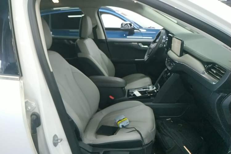 Used Ford Escape 2020 EcoBoost 245 Four-Wheel Drive Luxury Edition Right Front Seat