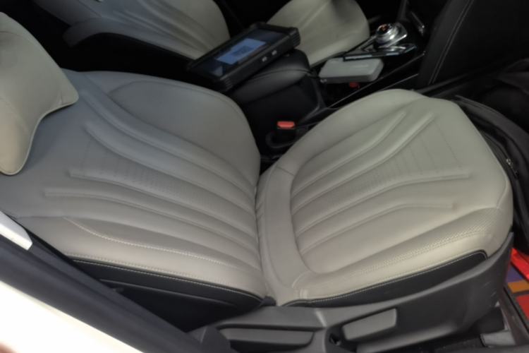 Used Ford Escape 2020 EcoBoost 245 Two-Wheel-Drive Titanium Edition Right Front Seat