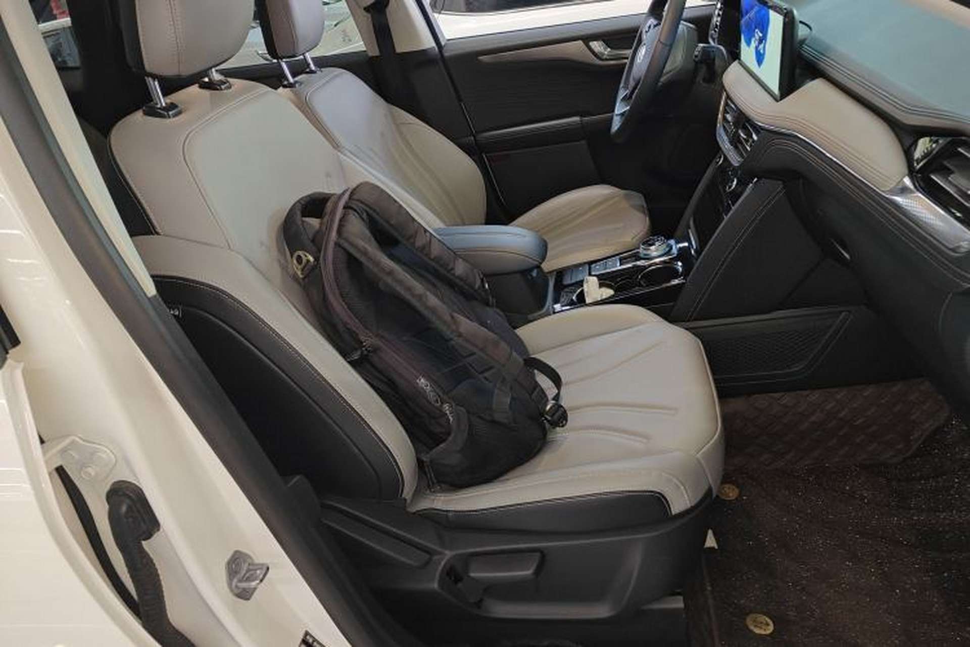 Used Ford Escape 2020 EcoBoost 245 Two-Wheel-Drive Comfort Edition Right Front Seat