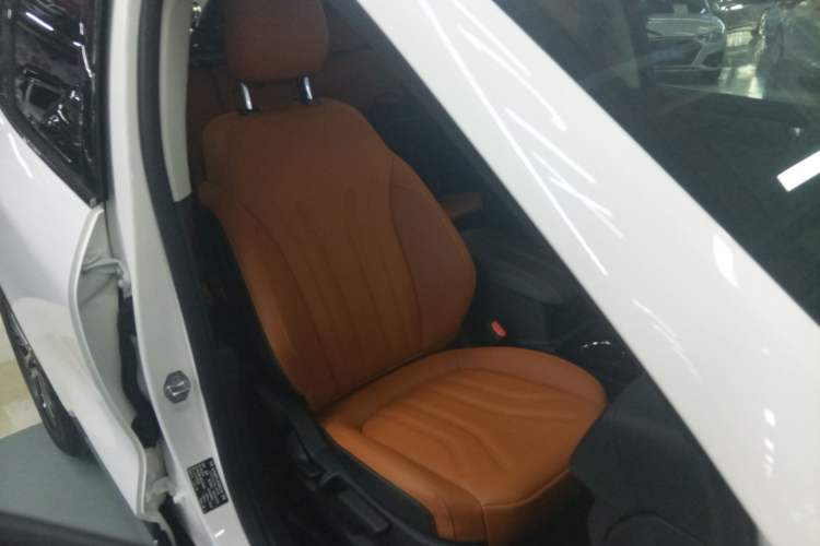 Used Ford Escape 2020 EcoBoost 245 Two-Wheel-Drive Titanium Edition Right Front Seat