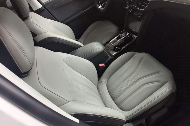Used Ford Escape 2020 EcoBoost 245 Two-Wheel-Drive Titanium Edition Right Front Seat