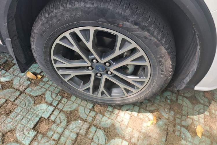 Used Ford Escape 2020 EcoBoost 245 Two-Wheel Drive Smart & Enjoyment Model Right Front Wheel Hub