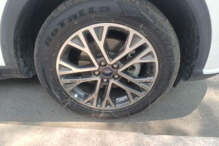 Used Ford Escape 2020 EcoBoost 245 Two-Wheel-Drive Titanium Edition Right Front Wheel Hub