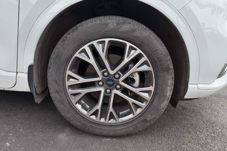 Used Ford Escape 2020 EcoBoost 245 Two-Wheel Drive Smart & Enjoyment Model Right Front Wheel Hub