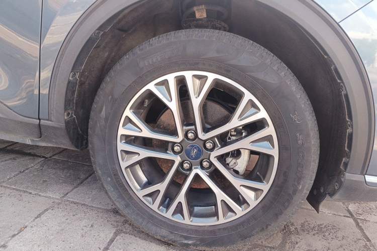 Used Ford Escape 2020 EcoBoost 245 Two-Wheel Drive Smart & Enjoyment Model Right Front Wheel Hub