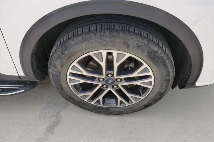 Used Ford Escape 2020 EcoBoost 245 Four-Wheel Drive Titanium Edition Right Front Wheel Hub