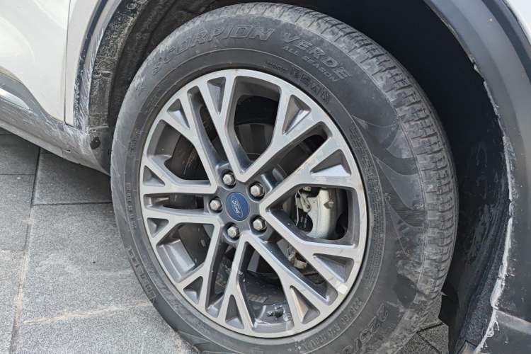 Used Ford Escape 2020 EcoBoost 245 Two-Wheel Drive Smart & Enjoyment Model Right Front Wheel Hub