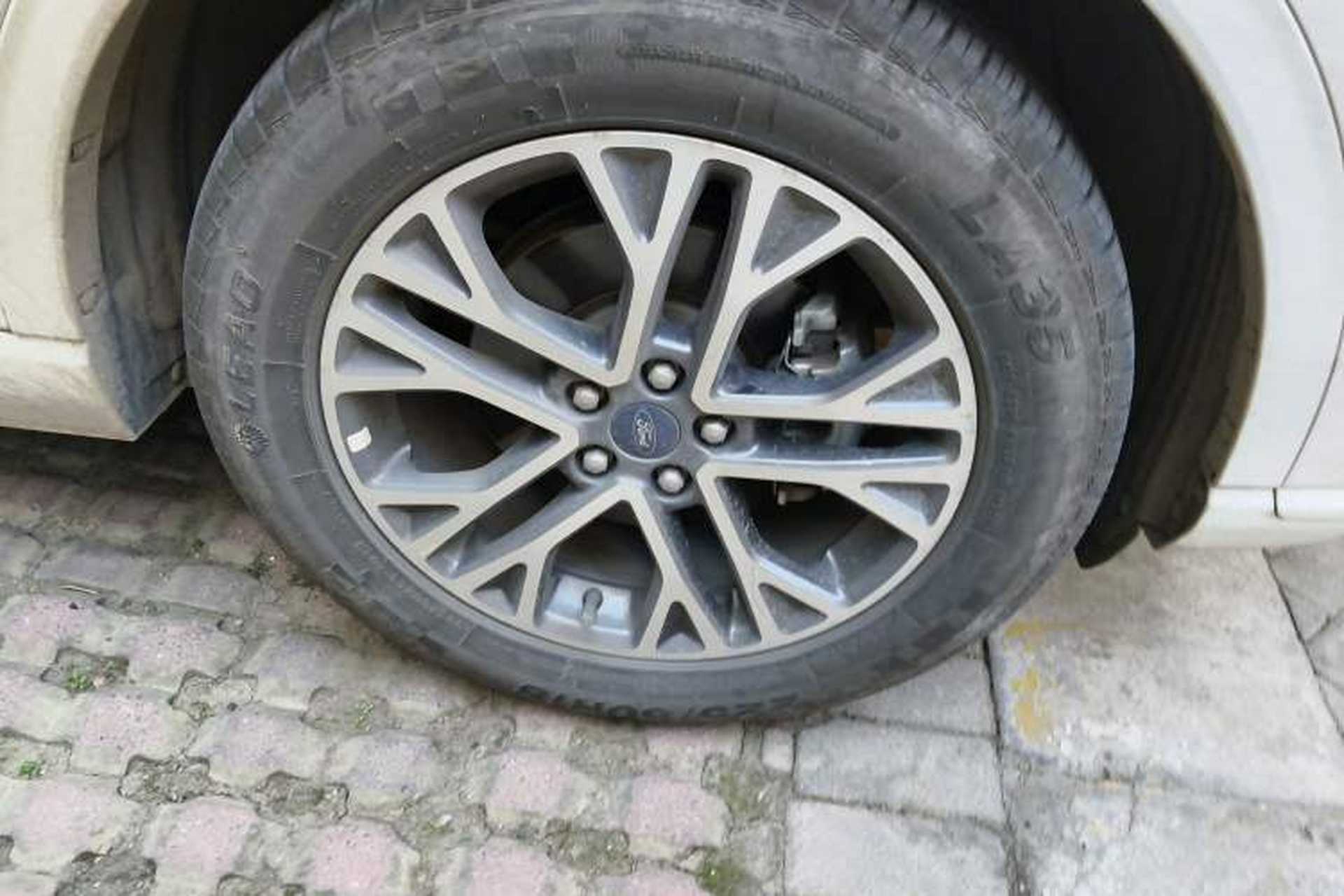 Used Ford Escape 2020 EcoBoost 245 Two-Wheel Drive Smart & Enjoyment Model Right Front Wheel Hub