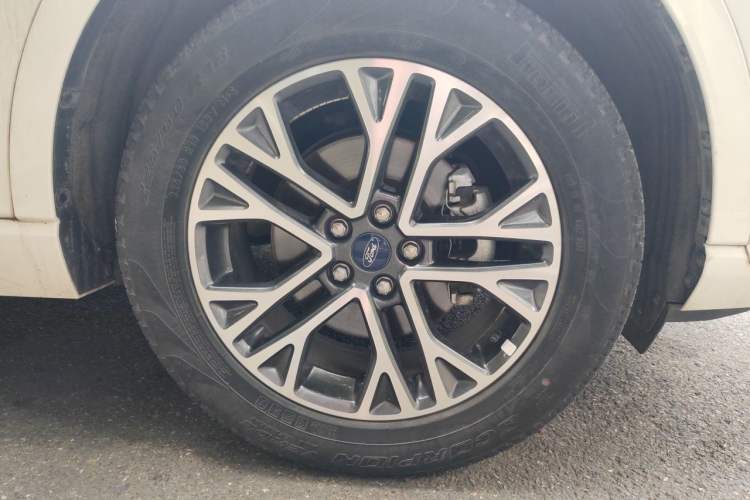 Used Ford Escape 2020 EcoBoost 245 Two-Wheel Drive Smart & Enjoyment Model Right Front Wheel Hub