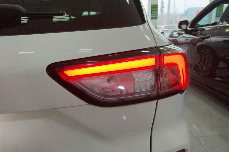 Used Ford Escape 2020 EcoBoost 245 Two-Wheel-Drive Titanium Edition Right Rear Taillight