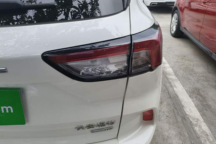 Used Ford Escape 2020 EcoBoost 245 Two-Wheel Drive Smart & Enjoyment Model Right Rear Taillight
