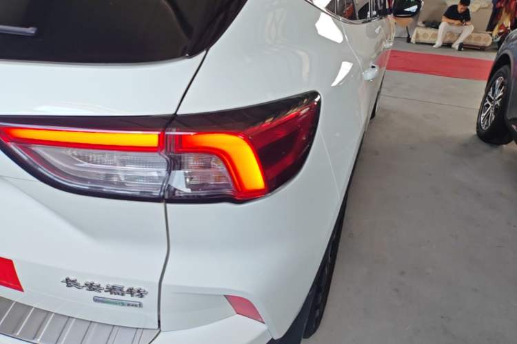 Used Ford Escape 2020 EcoBoost 245 Two-Wheel-Drive Titanium Edition Right Rear Taillight