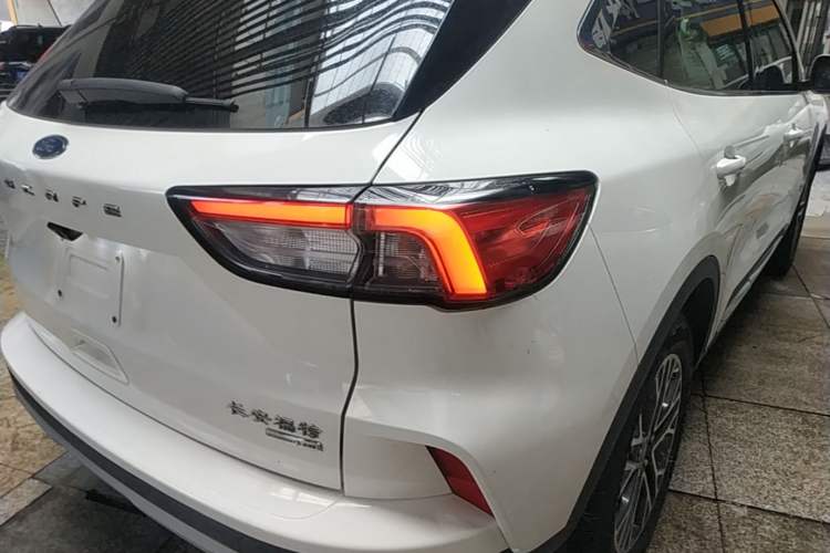 Used Ford Escape 2020 EcoBoost 245 4x4 Enjoyment Model Right Rear Taillight