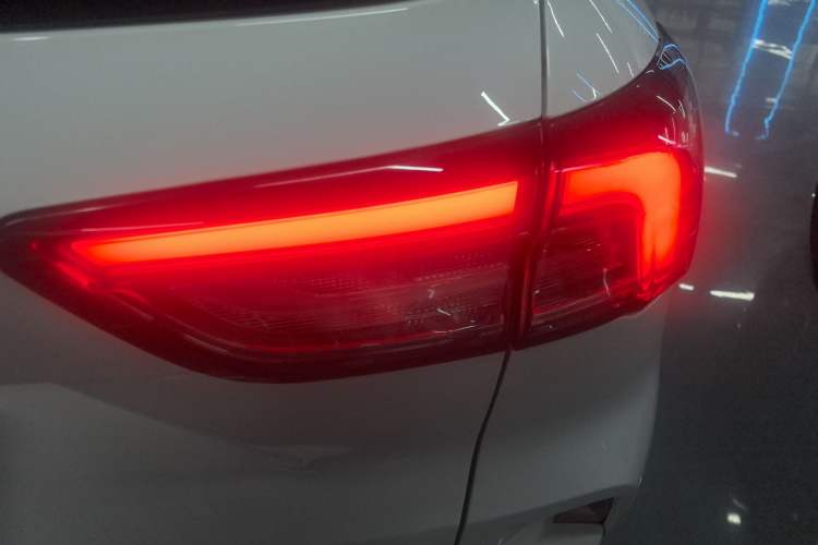 Used Ford Escape 2020 EcoBoost 245 Four-Wheel Drive Titanium Edition Right Rear Taillight