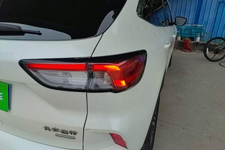 Used Ford Escape 2020 EcoBoost 245 4x4 Enjoyment Model Right Rear Taillight
