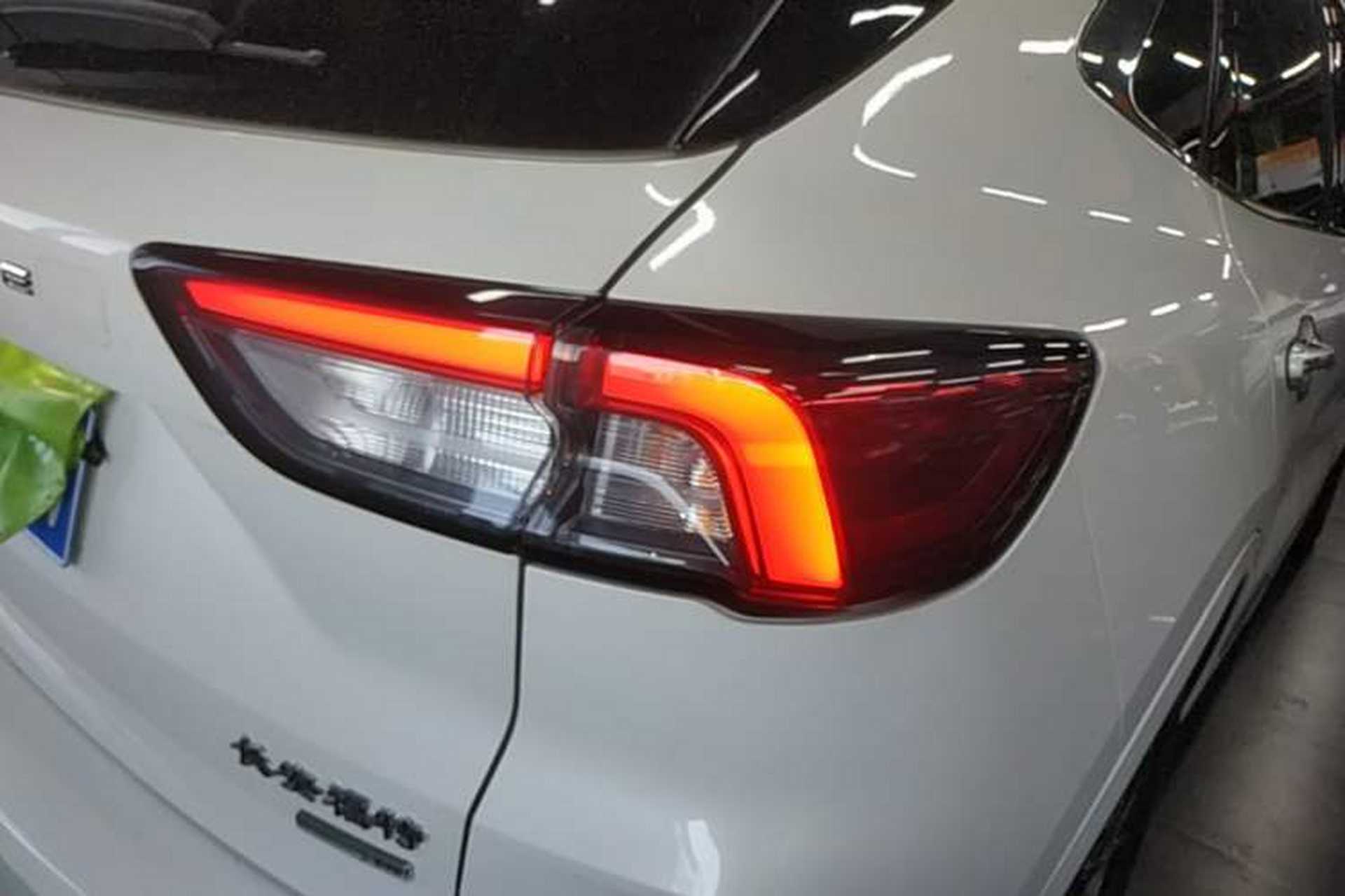 Used Ford Escape 2020 EcoBoost 245 Four-Wheel Drive Luxury Edition Right Rear Taillight