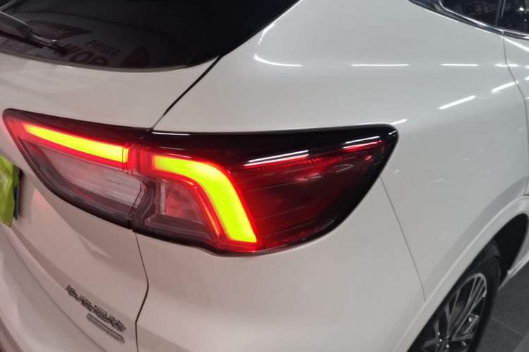 Used Ford Escape 2020 EcoBoost 245 Four-Wheel Drive Luxury Edition Right Rear Taillight