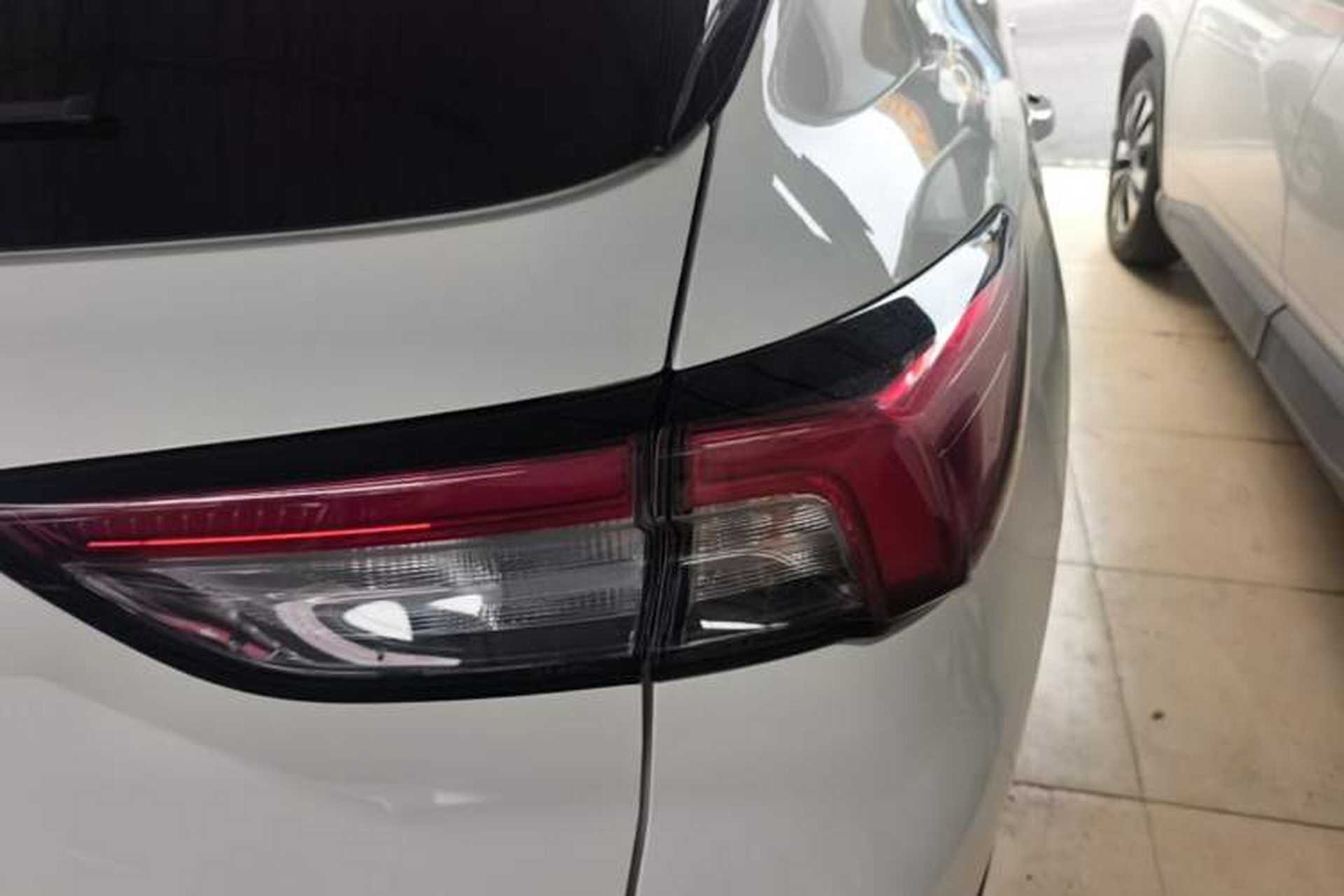Used Ford Escape 2020 EcoBoost 245 Two-Wheel-Drive Titanium Edition Right Rear Taillight