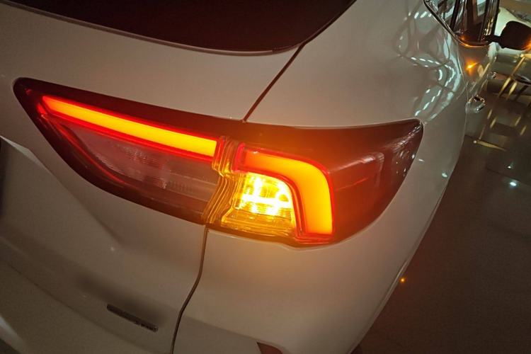 Used Ford Escape 2020 EcoBoost 245 Four-Wheel Drive Luxury Edition Right Rear Taillight