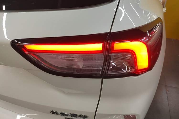Used Ford Escape 2020 EcoBoost 245 Four-Wheel Drive Luxury Edition Right Rear Taillight