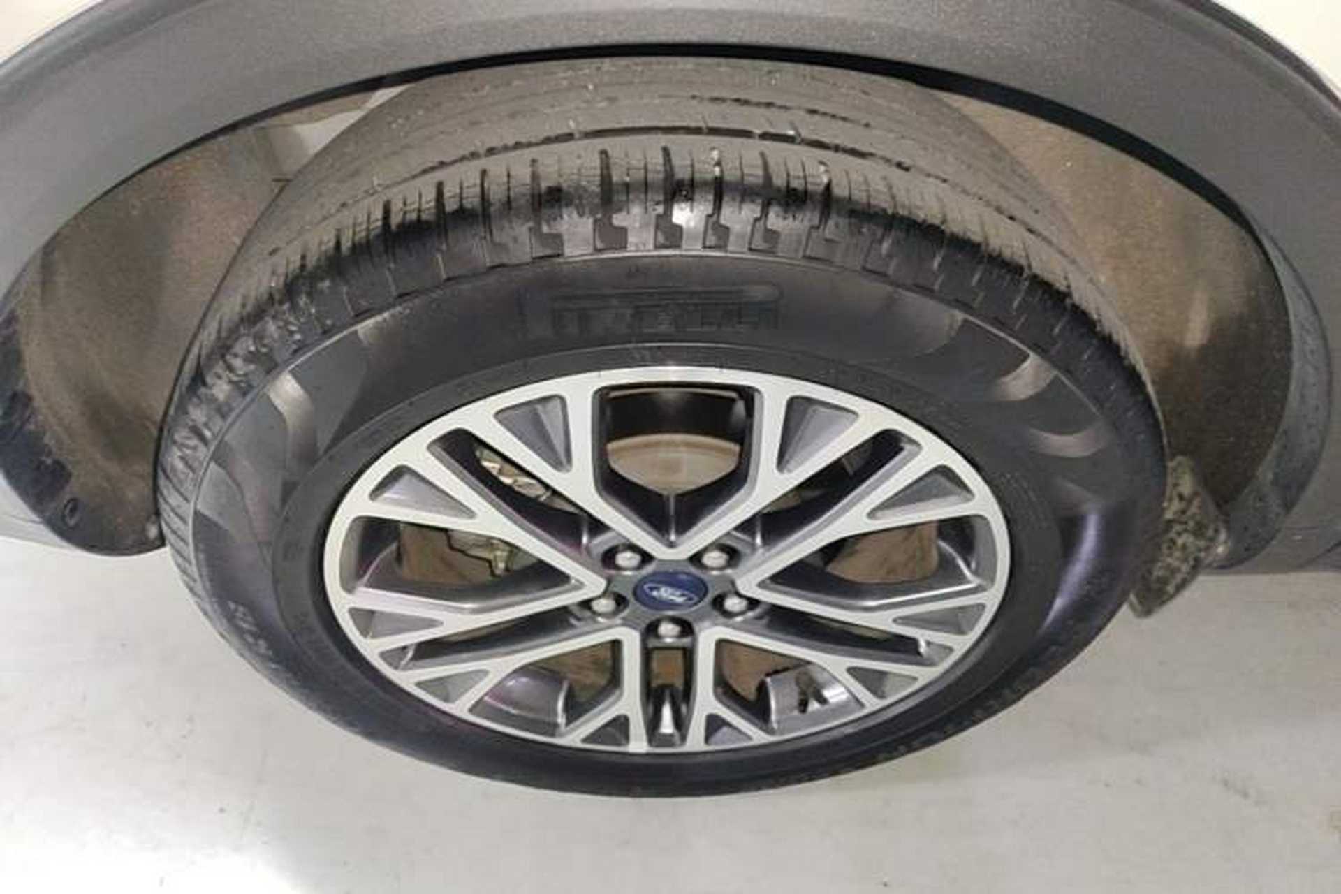 Used Ford Escape 2020 EcoBoost 245 Two-Wheel-Drive Titanium Edition Right Rear Wheel Hub