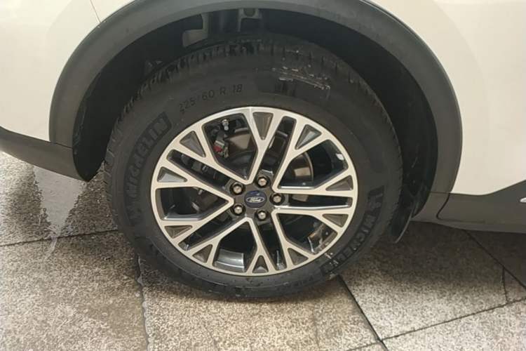 Used Ford Escape 2020 EcoBoost 245 4x4 Enjoyment Model Right Rear Wheel Hub