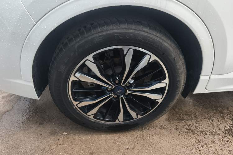 Used Ford Escape 2020 EcoBoost 245 Four-Wheel Drive ST-LINE Deluxe Edition Right Rear Wheel Hub