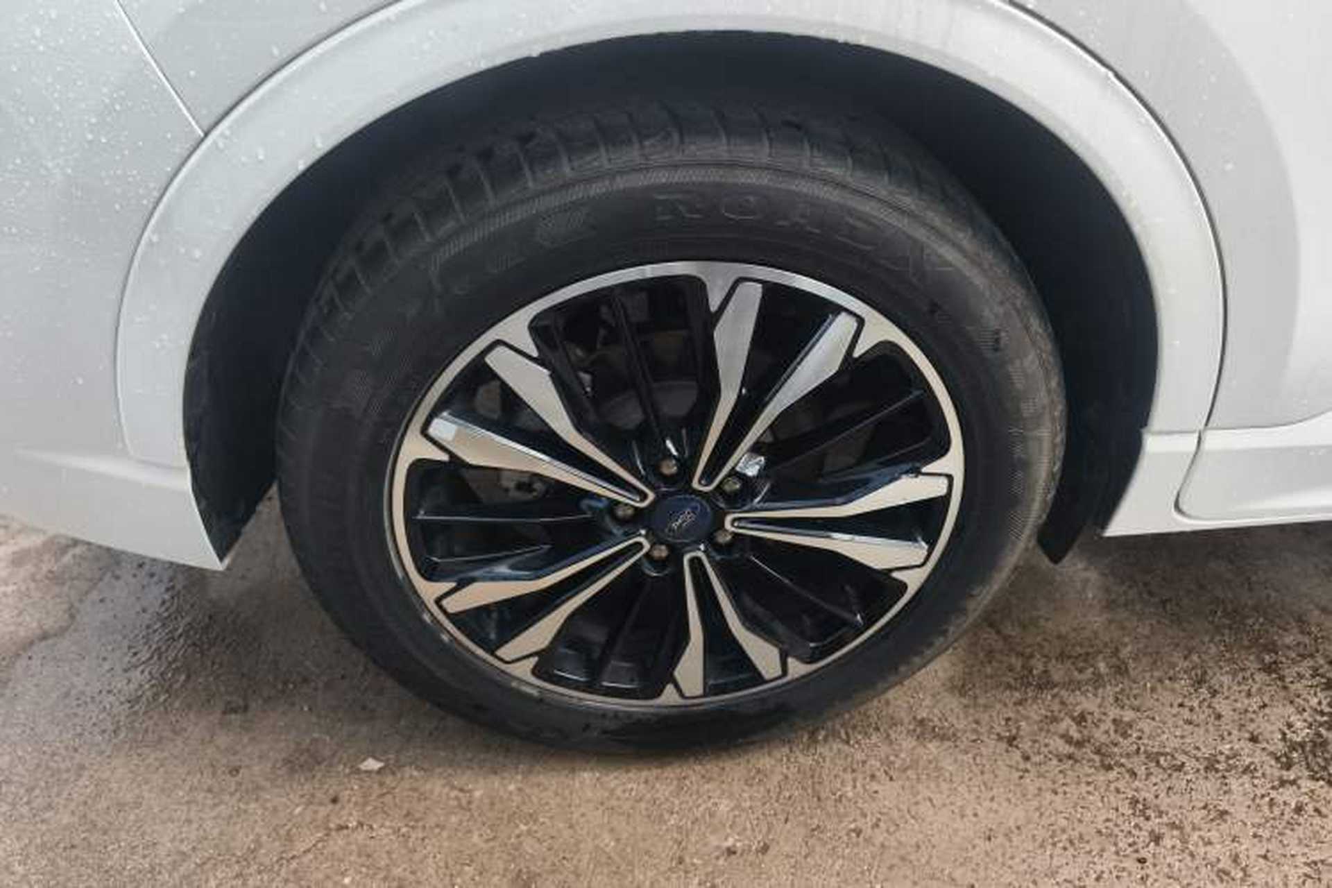 Used Ford Escape 2020 EcoBoost 245 Four-Wheel Drive ST-LINE Deluxe Edition Right Rear Wheel Hub