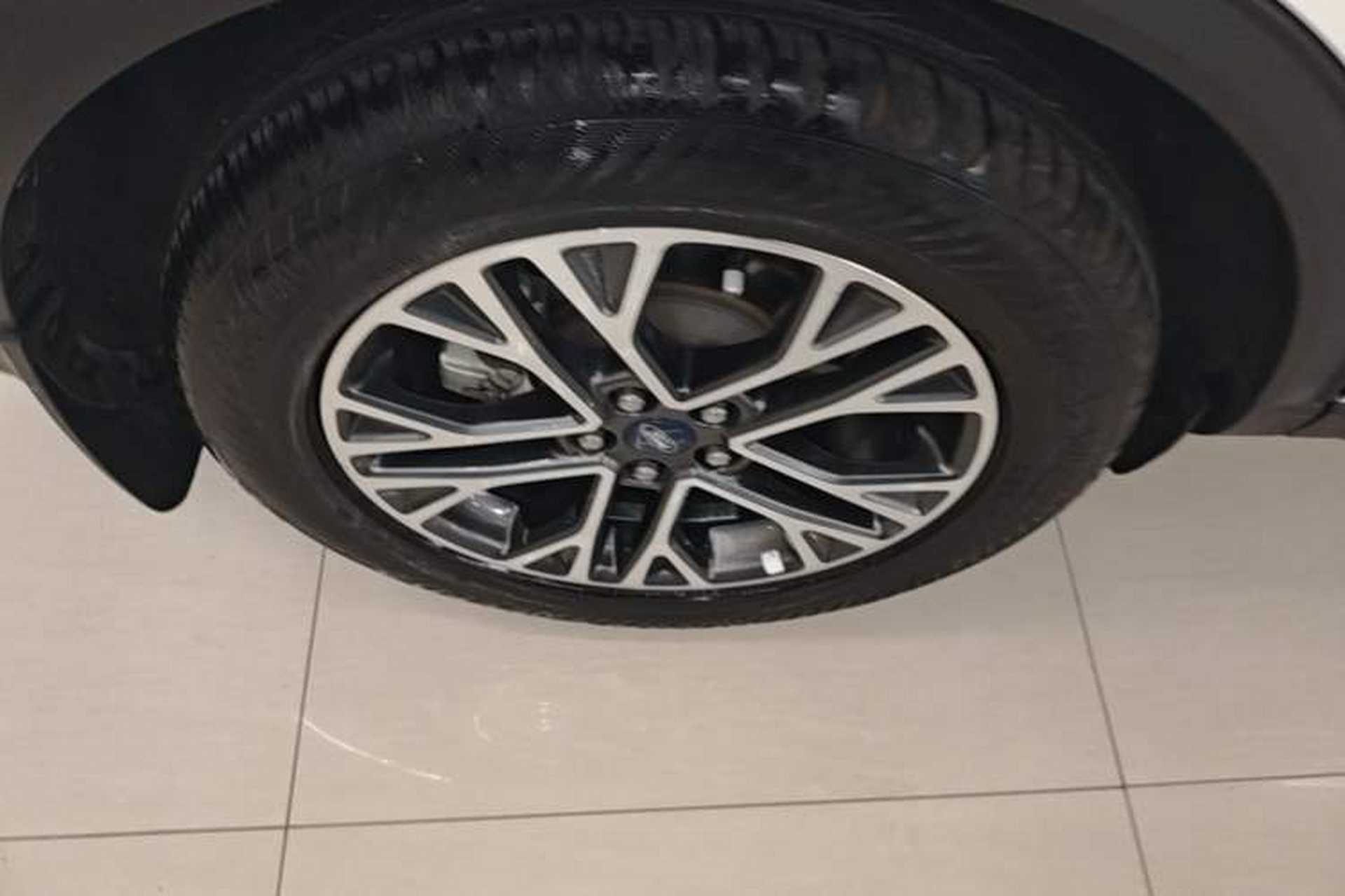 Used Ford Escape 2020 EcoBoost 245 4x4 Enjoyment Model Right Rear Wheel Hub