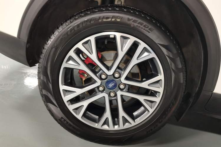 Used Ford Escape 2020 EcoBoost 245 Two-Wheel Drive Smart & Enjoyment Model Right Rear Wheel Hub