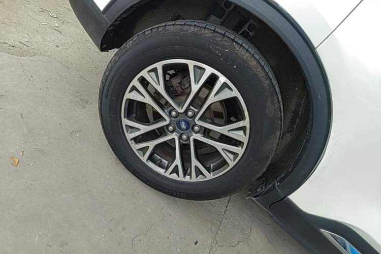 Used Ford Escape 2020 EcoBoost 245 4x4 Enjoyment Model Right Rear Wheel Hub