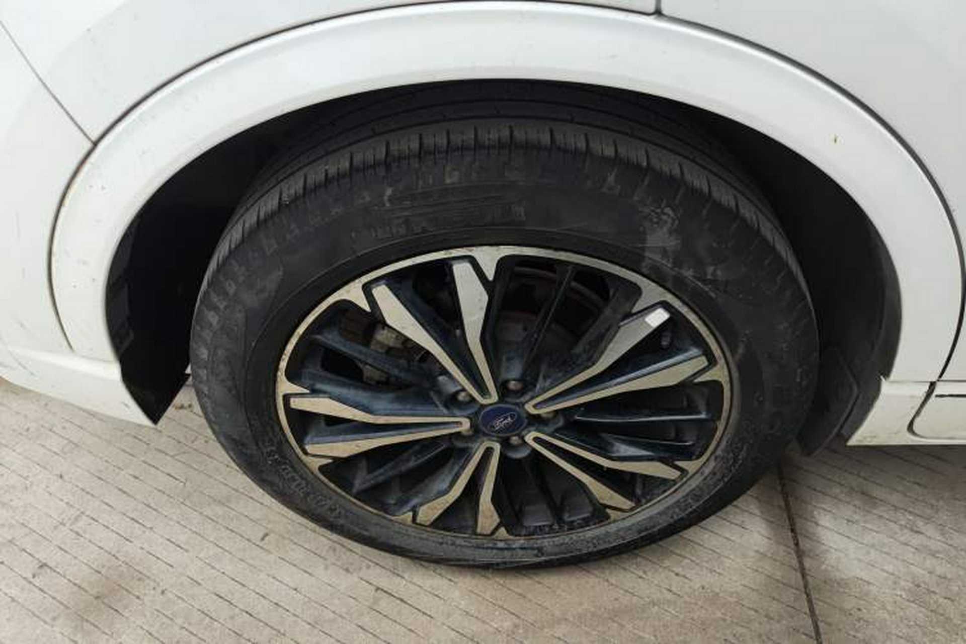 Used Ford Escape 2020 EcoBoost 245 Four-Wheel Drive ST-LINE Deluxe Edition Right Rear Wheel Hub