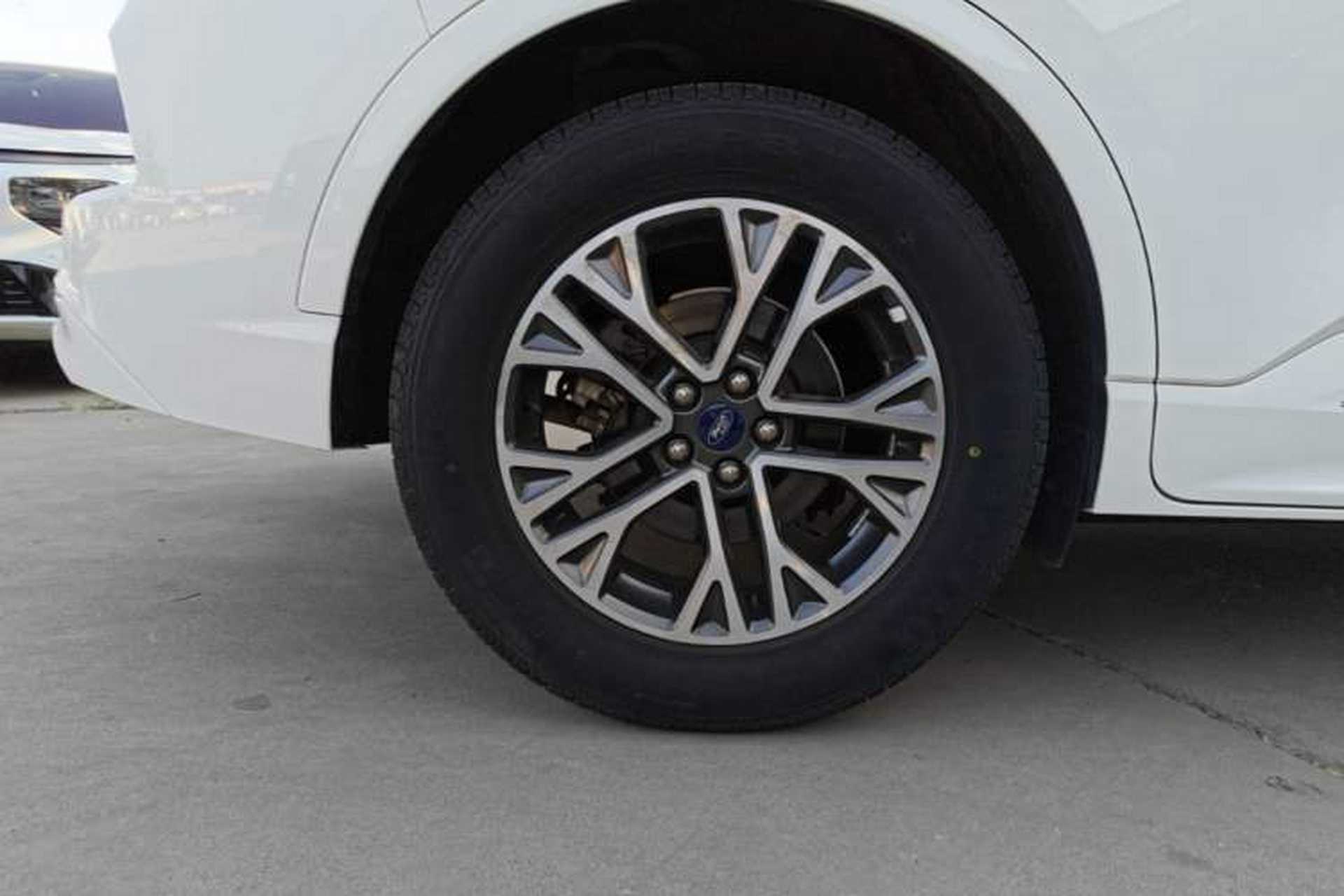 Used Ford Escape 2020 EcoBoost 245 Four-Wheel Drive Luxury Edition Right Rear Wheel Hub