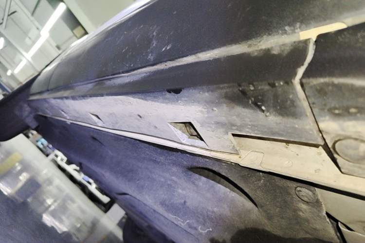 Used Ford Escape 2020 EcoBoost 245 Two-Wheel-Drive Titanium Edition Right Side Sill