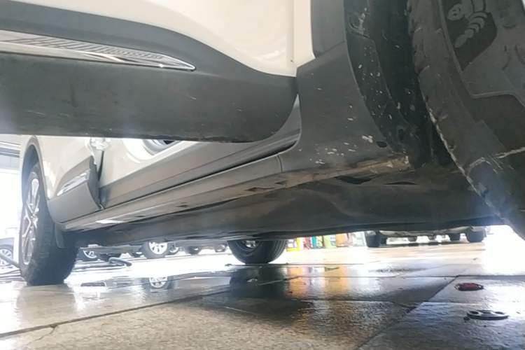 Used Ford Escape 2020 EcoBoost 245 4x4 Enjoyment Model Right Side Sill