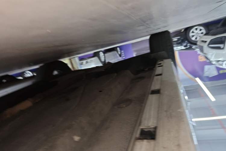 Used Ford Escape 2020 EcoBoost 245 Four-Wheel Drive Luxury Edition Right Side Sill