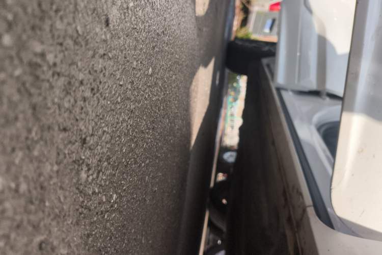 Used Ford Escape 2020 EcoBoost 245 Four-Wheel Drive ST-LINE Deluxe Edition Right Side Sill