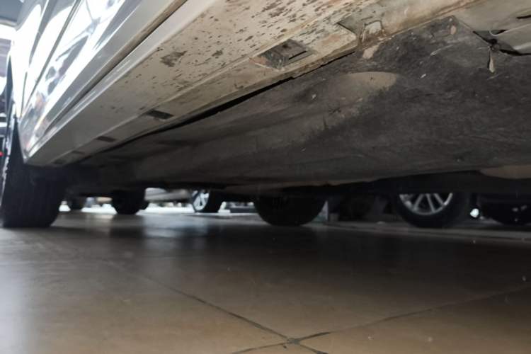 Used Ford Escape 2020 EcoBoost 245 Four-Wheel Drive ST-LINE Deluxe Edition Right Side Sill