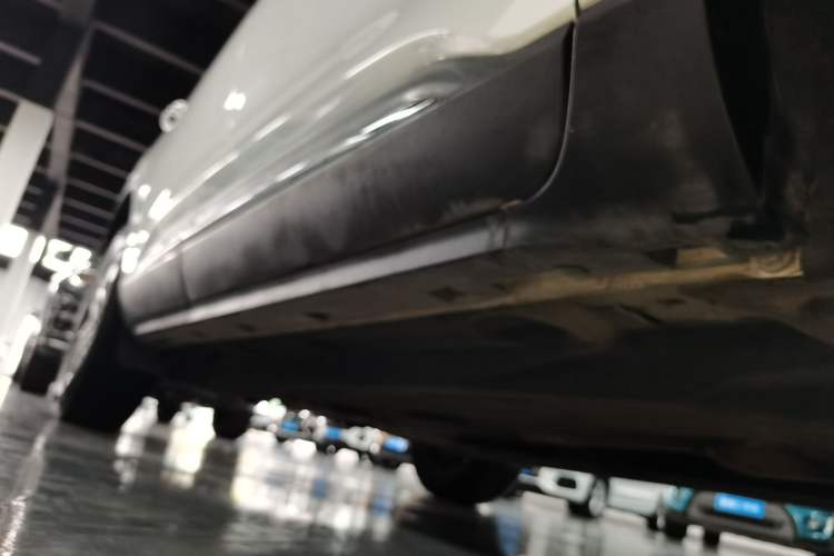 Used Ford Escape 2020 EcoBoost 245 Two-Wheel Drive Smart & Enjoyment Model Right Side Sill