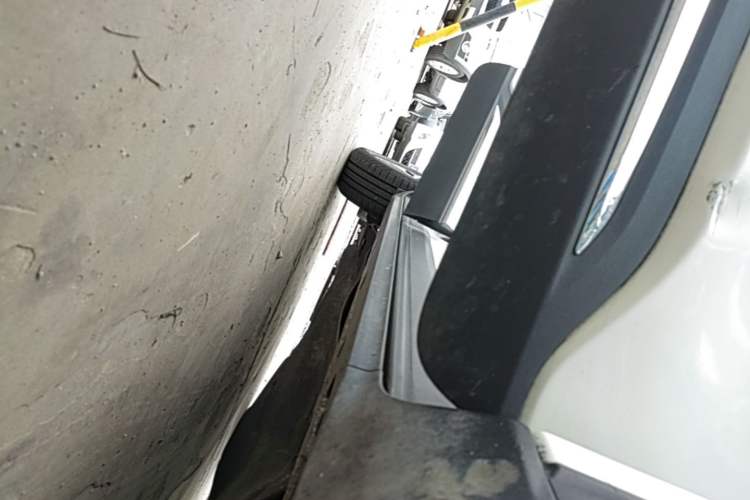 Used Ford Escape 2020 EcoBoost 245 4x4 Enjoyment Model Right Side Sill