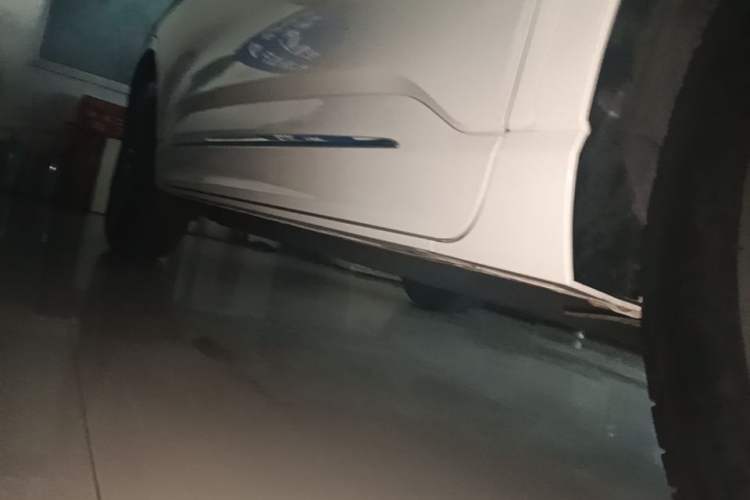 Used Ford Escape 2020 EcoBoost 245 Two-Wheel Drive Smart & Enjoyment Model Right Side Sill