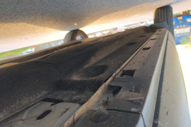 Used Ford Escape 2020 EcoBoost 245 Two-Wheel-Drive Titanium Edition Right Side Sill